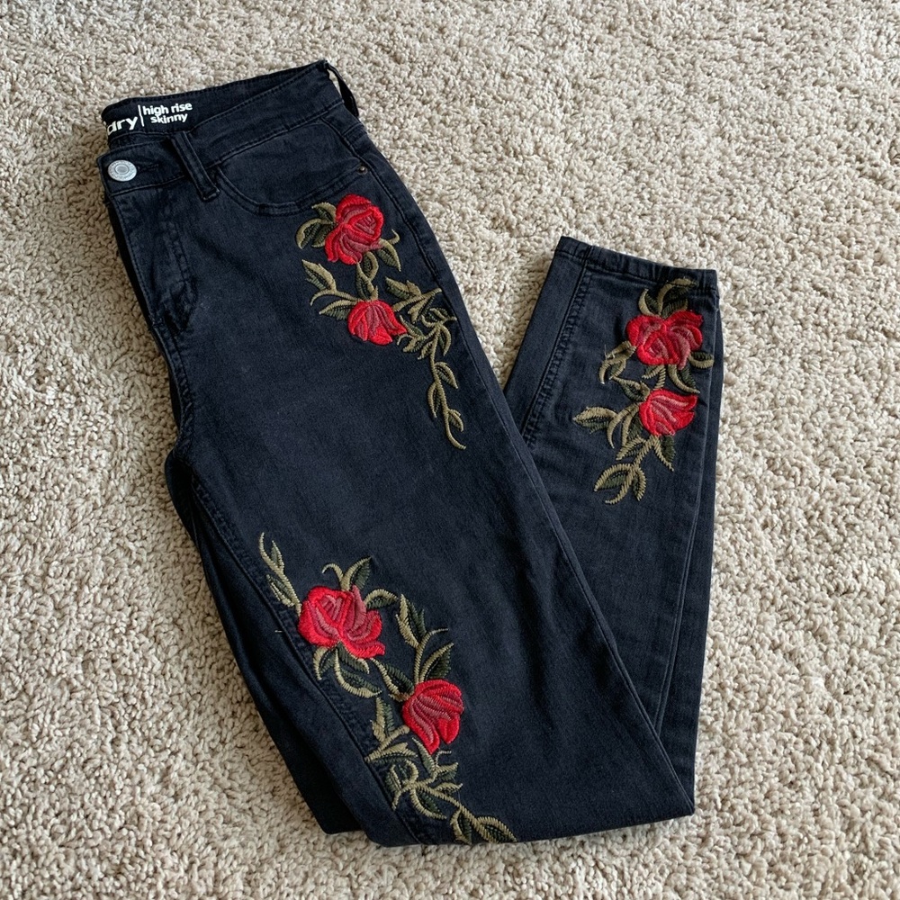 rose embroidered jeans—size 27